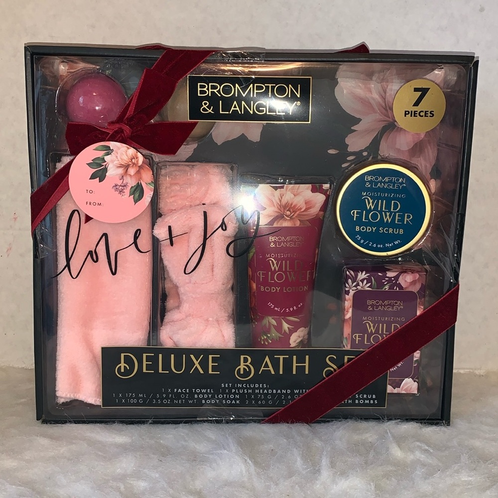 Brimstone & Langley Deluxe Bath Set 7 pieces. NWOT
